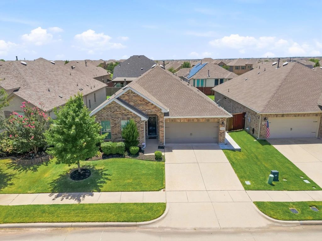 3925 Sunflower Drive, Aubrey