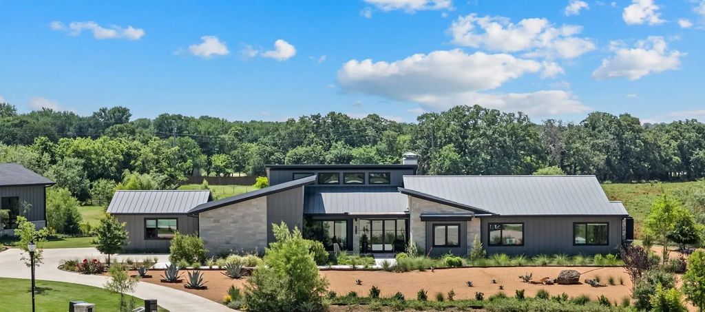 2036 High Meadow Court, Bartonville