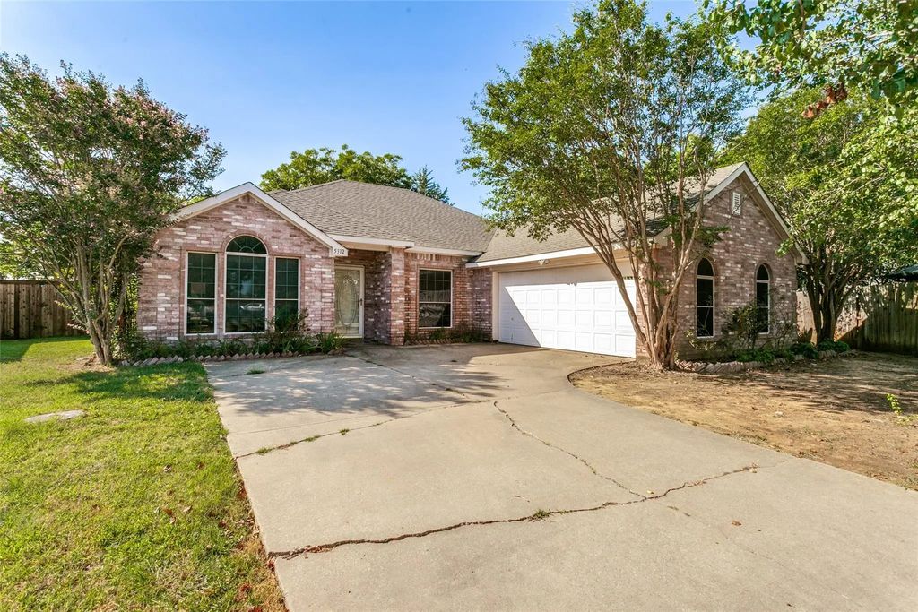 5312 Paulie Drive, Denton