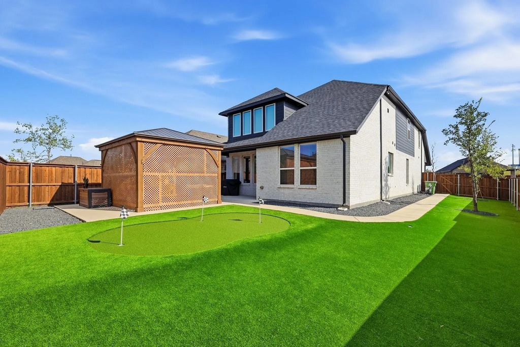 228 Pintail Lane, Rhome