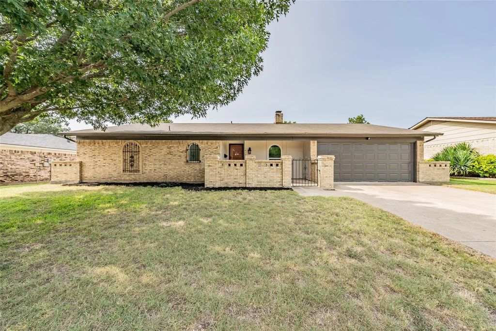 1413 Lamplighter Lane, Edgecliff Village