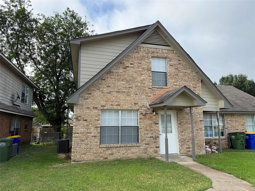 526 Glen Cove Street 528, Seagoville