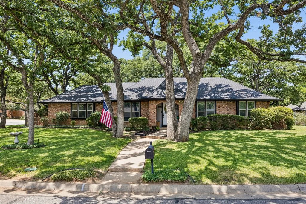 2814 Greenbrook Drive, Arlington
