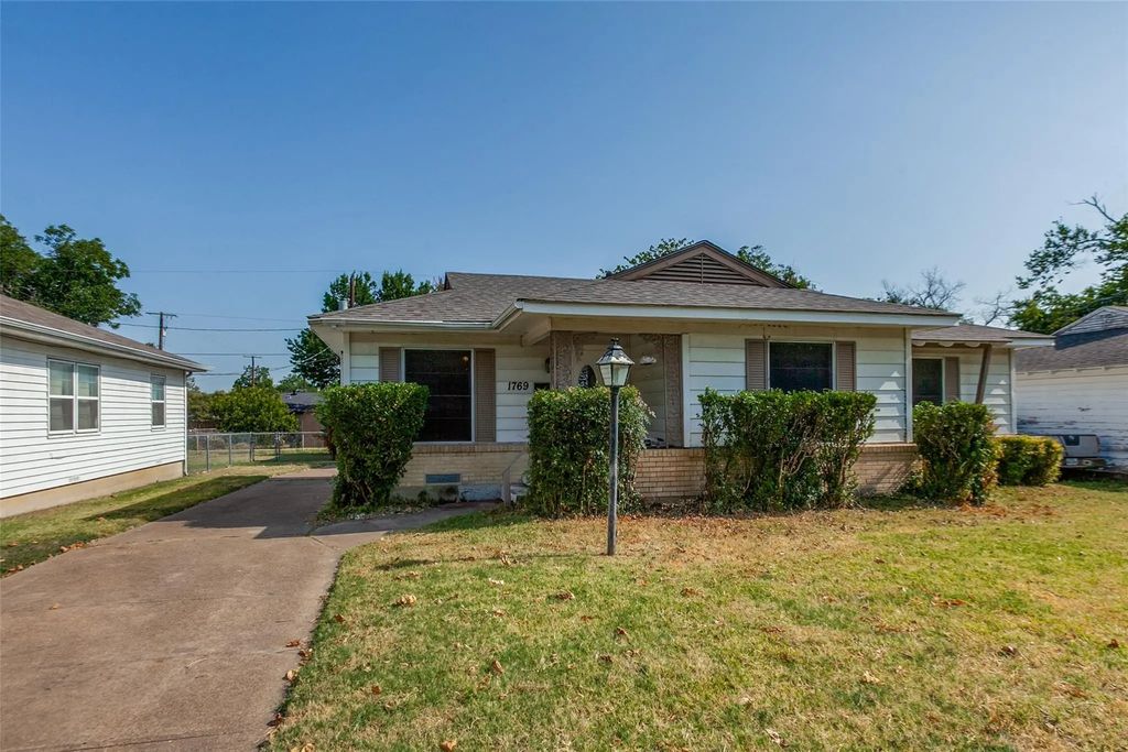 1769 Crestridge Drive, Garland