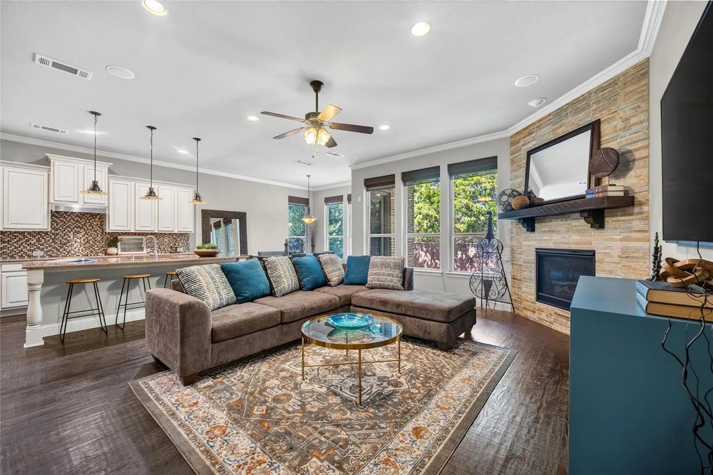 13611 Cobblestone Drive, Farmers Branch