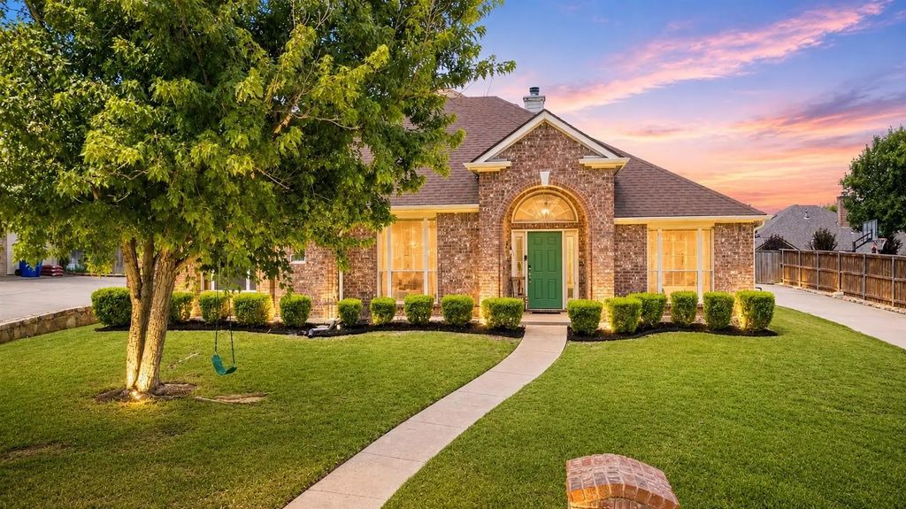 3019 Saint Amanda Drive, Mansfield