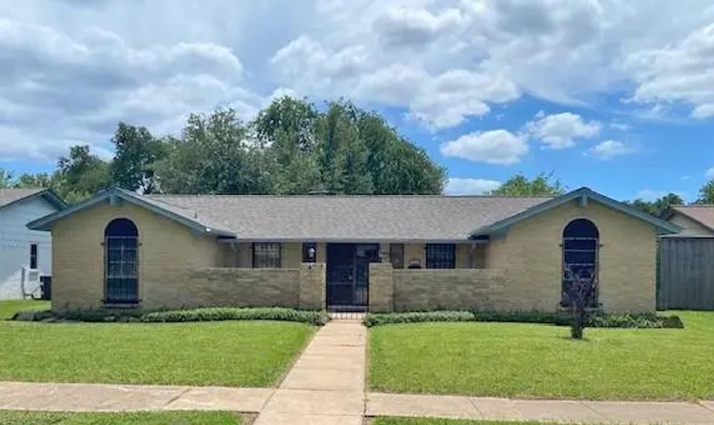 1818 Mission Drive, Garland