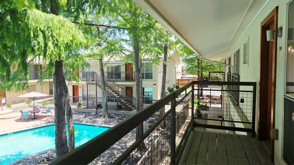 4616 W Lovers Lane 210, Dallas