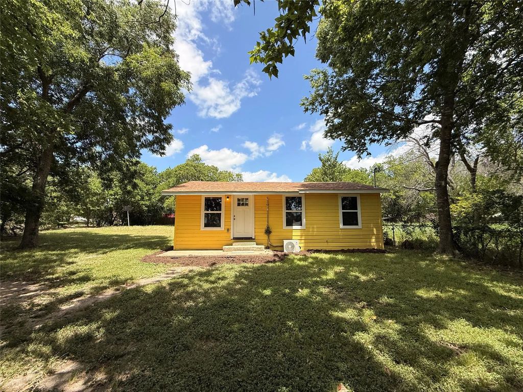 805 Ne 3rd Street, Hubbard