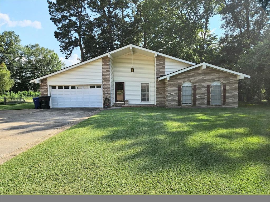 2037 Darlington Court, Shreveport