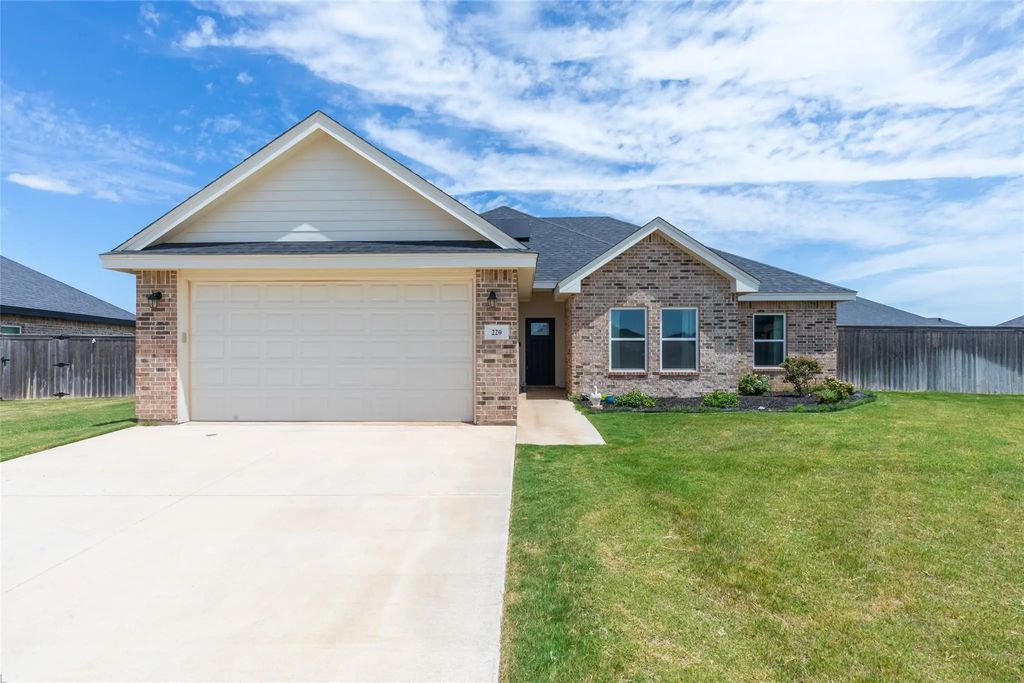 220 Moon Beam Path, Abilene