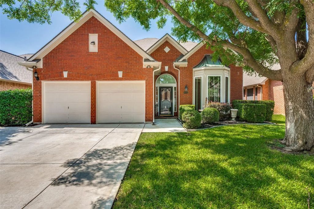 3772 Waterside Court, Addison