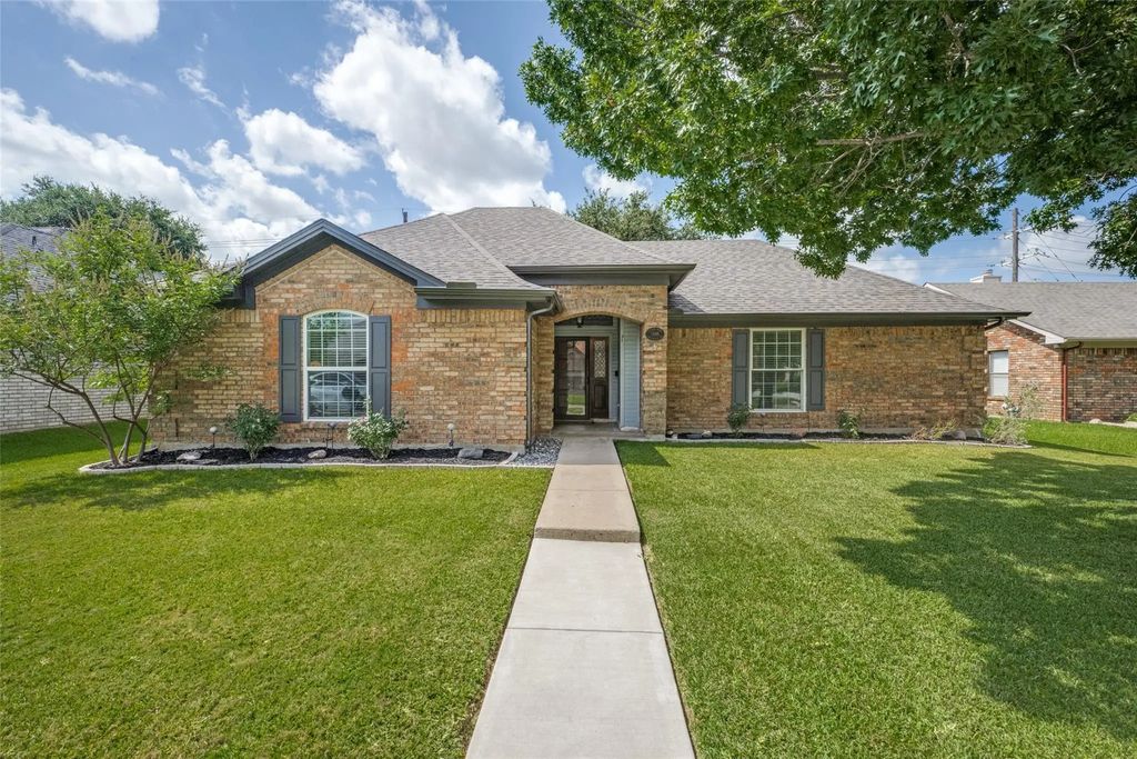 1686 Crosshaven Drive, Lewisville