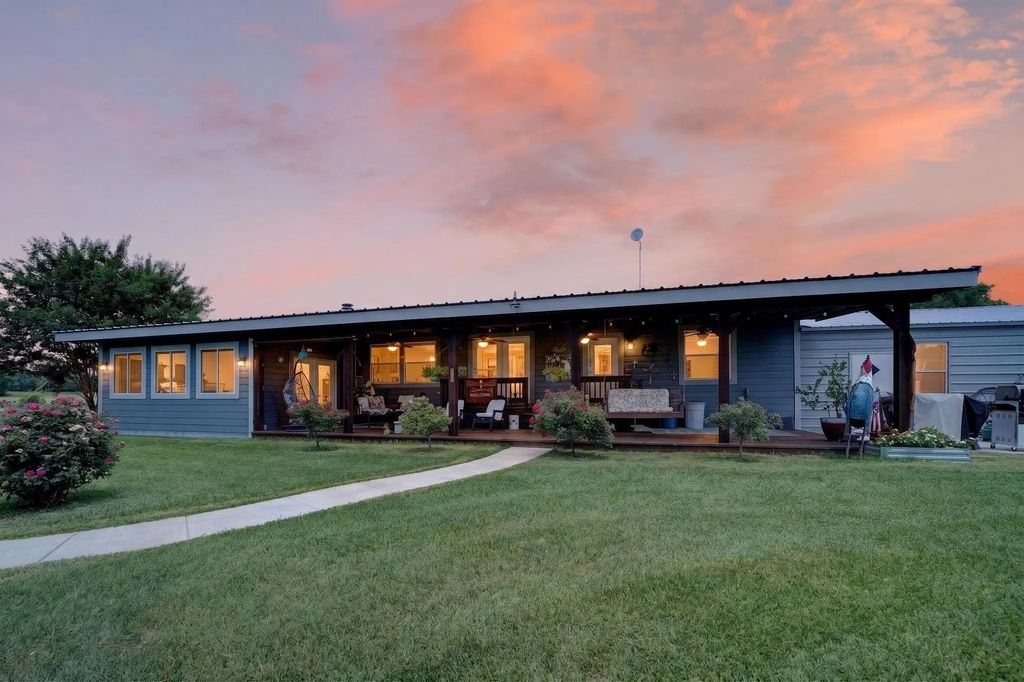 1465 County Road 3690, Paradise