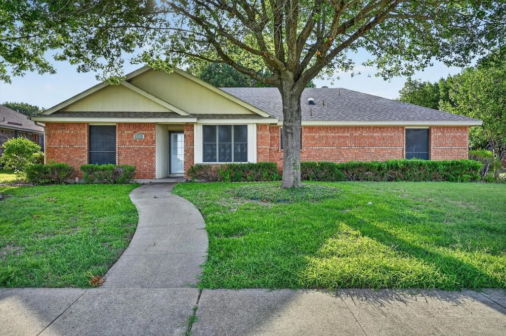 828 Haverford Lane, DeSoto