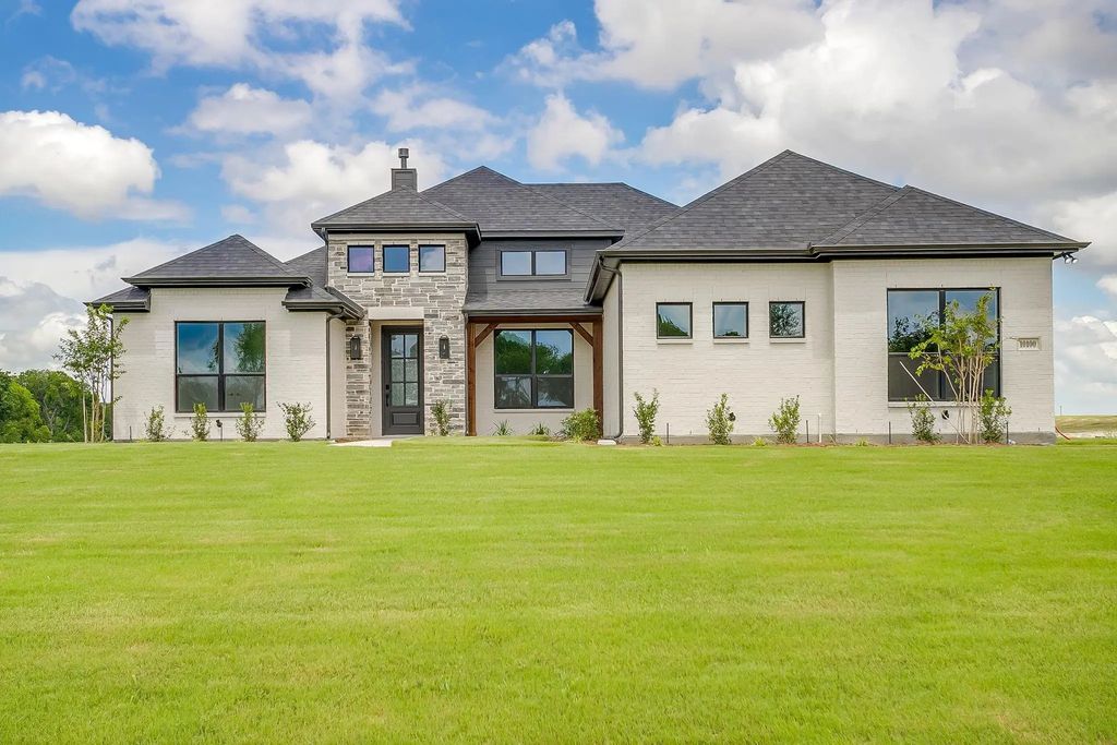 10100 Bartlett Peak Drive, Waxahachie
