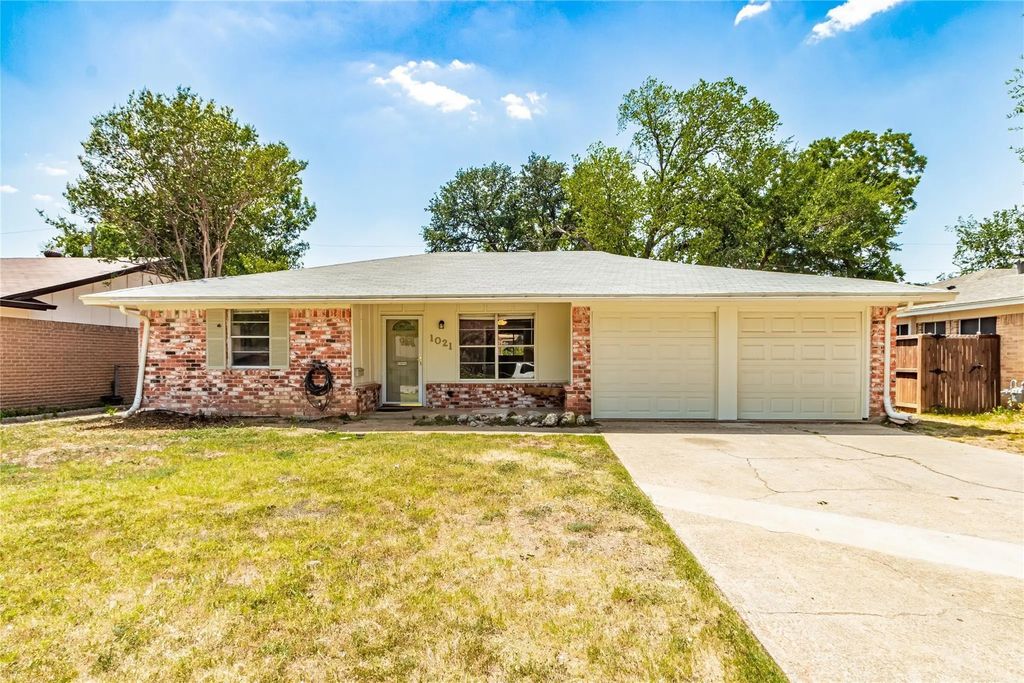 1021 Patricia Street, Irving