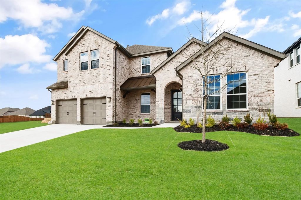 925 Cedar Street, Lavon
