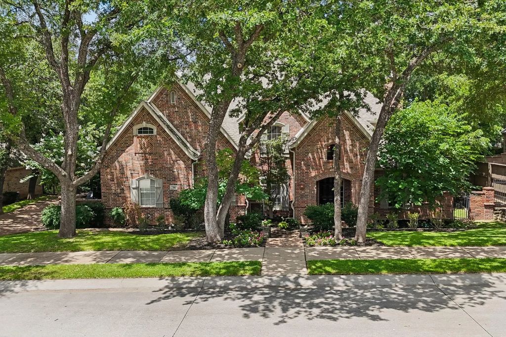706 Wentwood Drive, Southlake