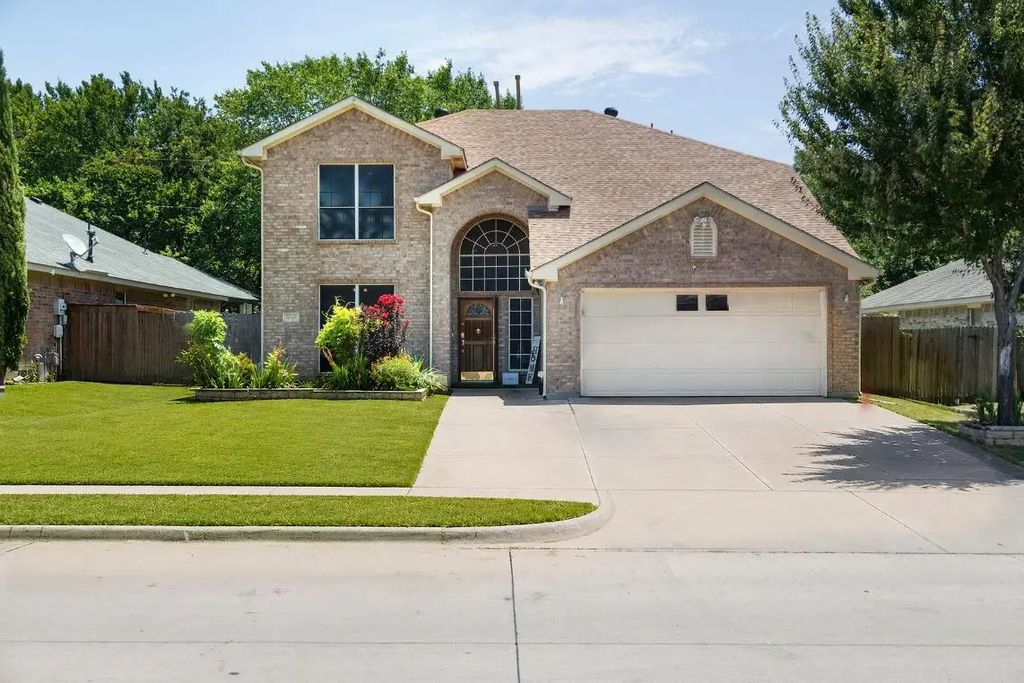 3348 Autumn View Drive, Grand Prairie