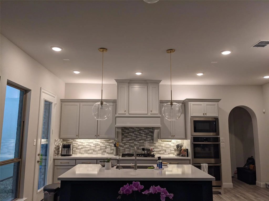 6869 Colonnade Drive, Irving