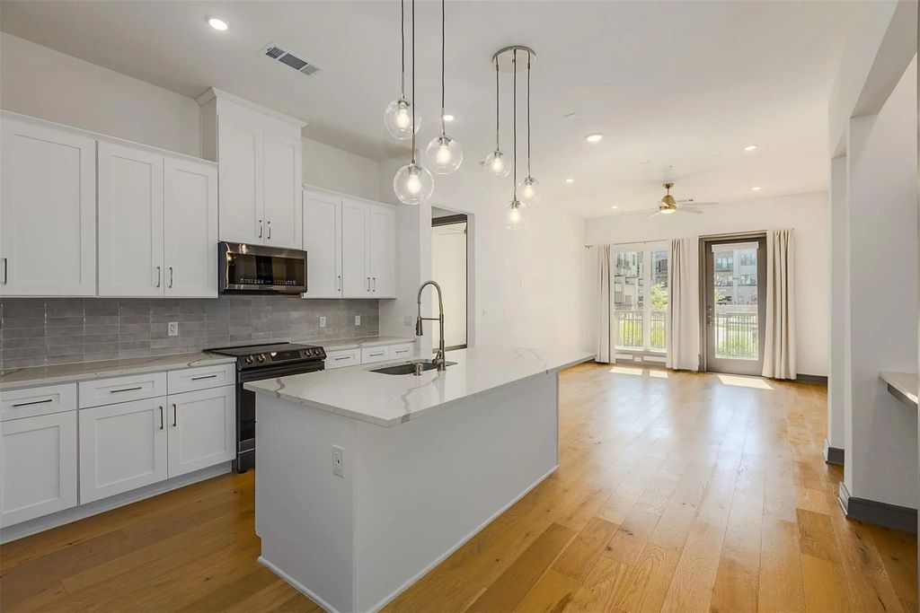 2700 Old Denton Road 1044, Carrollton