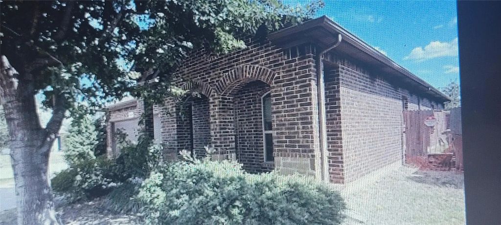 333 Branding Iron Trail, Fort Worth