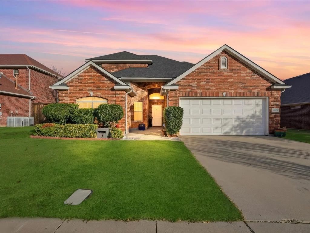 8320 Bandelier Trail, Fort Worth
