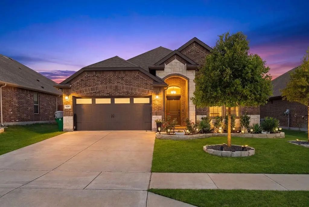 124 Wagon Mound, Waxahachie