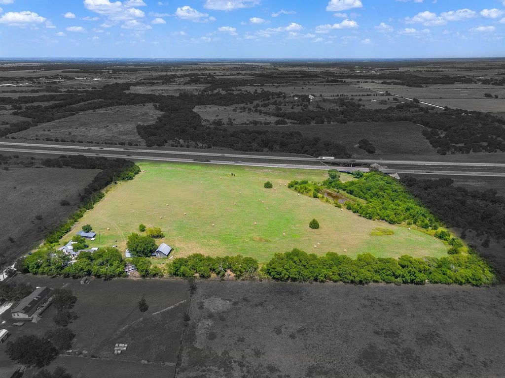 548 Hill County Road 4149, Grandview