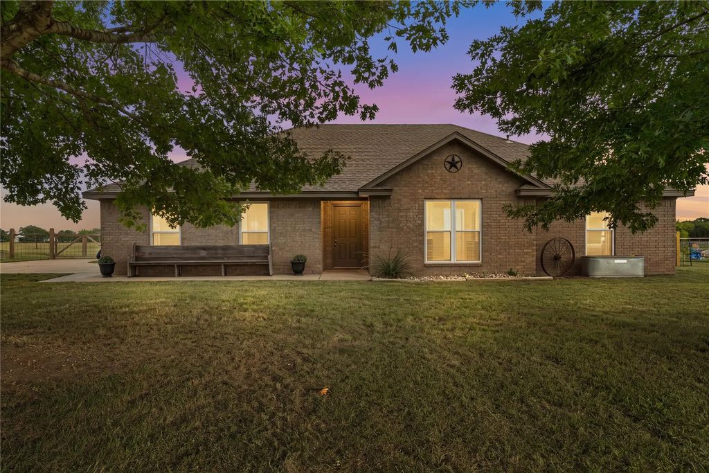 212 Ashley Drive, Bruceville Eddy