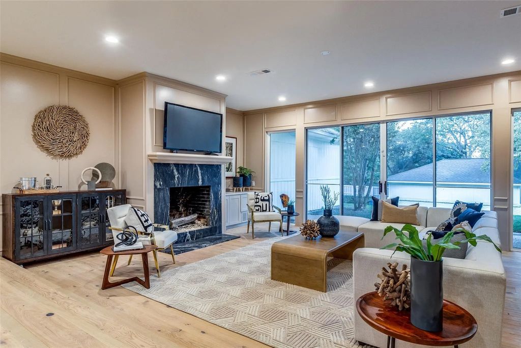 9563 Windy Knoll Drive, Dallas