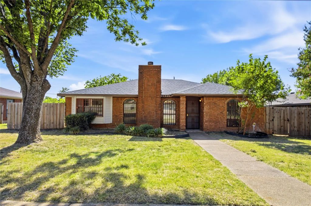 2431 Eastern Oaks Drive, Dallas