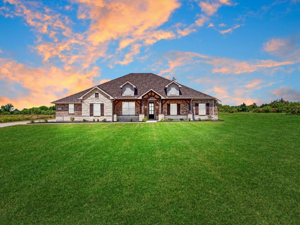 6276 Pyrenean Oak Court, Royse City
