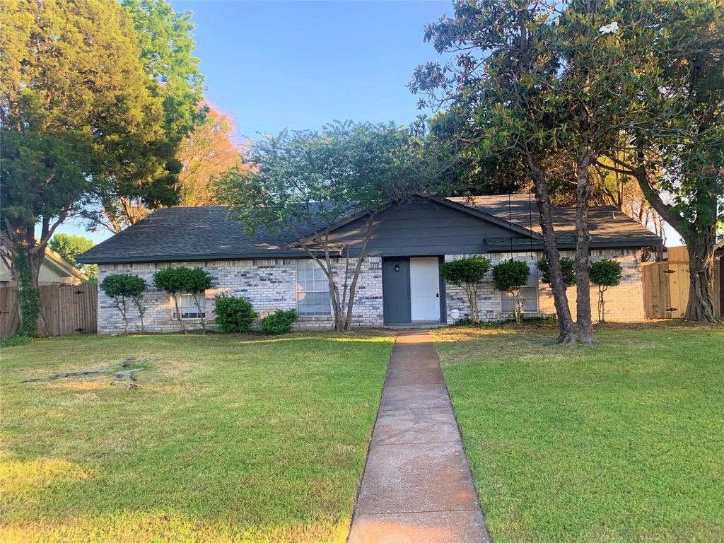 1804 Windsong Trail, Richardson