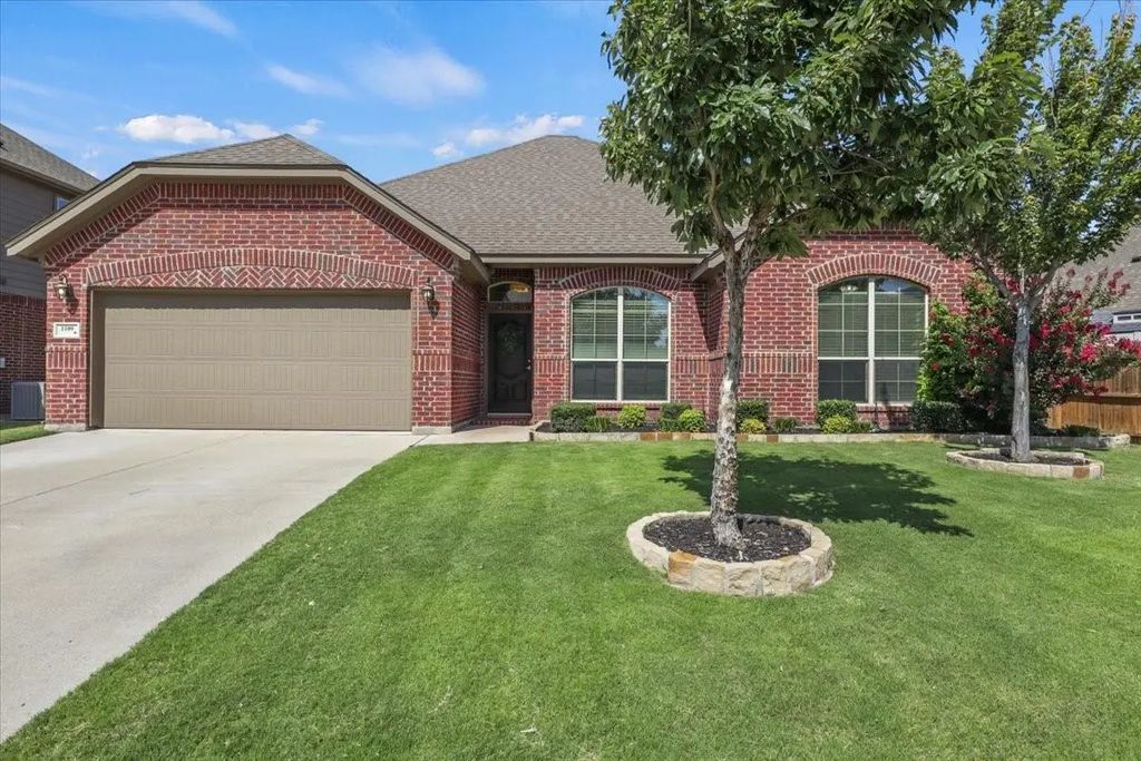 1109 Nottingham Trail, Saginaw