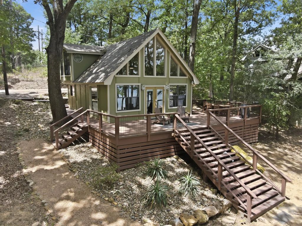 104 E Barker Creek Drive, Scroggins