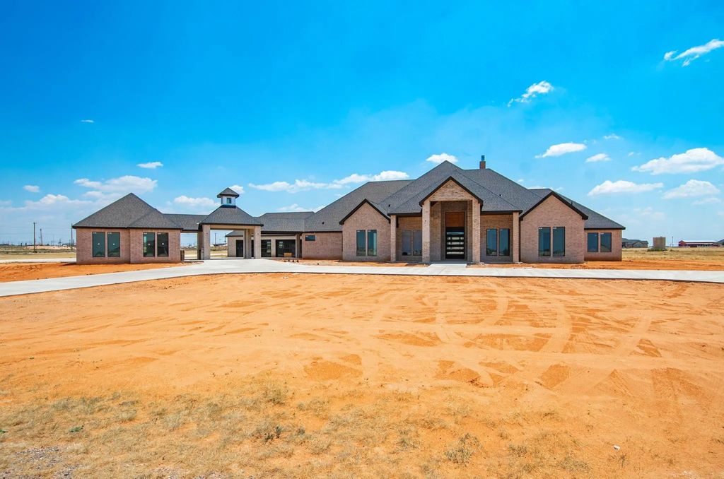 4911 North County Road 1151, Midland