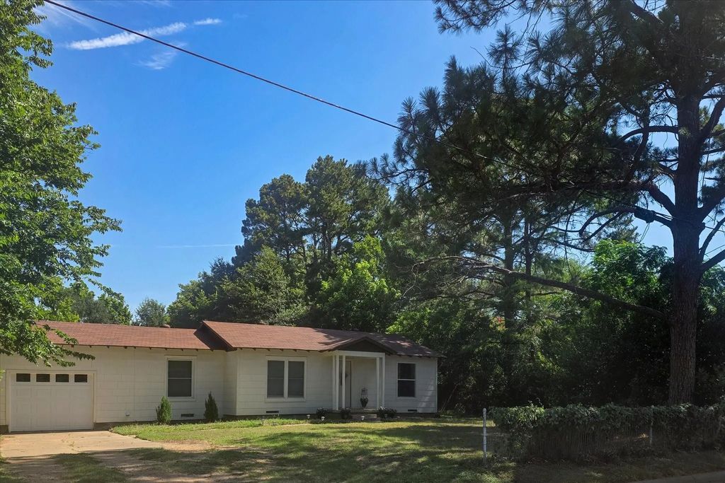 2107 Pecandale Drive, Arlington