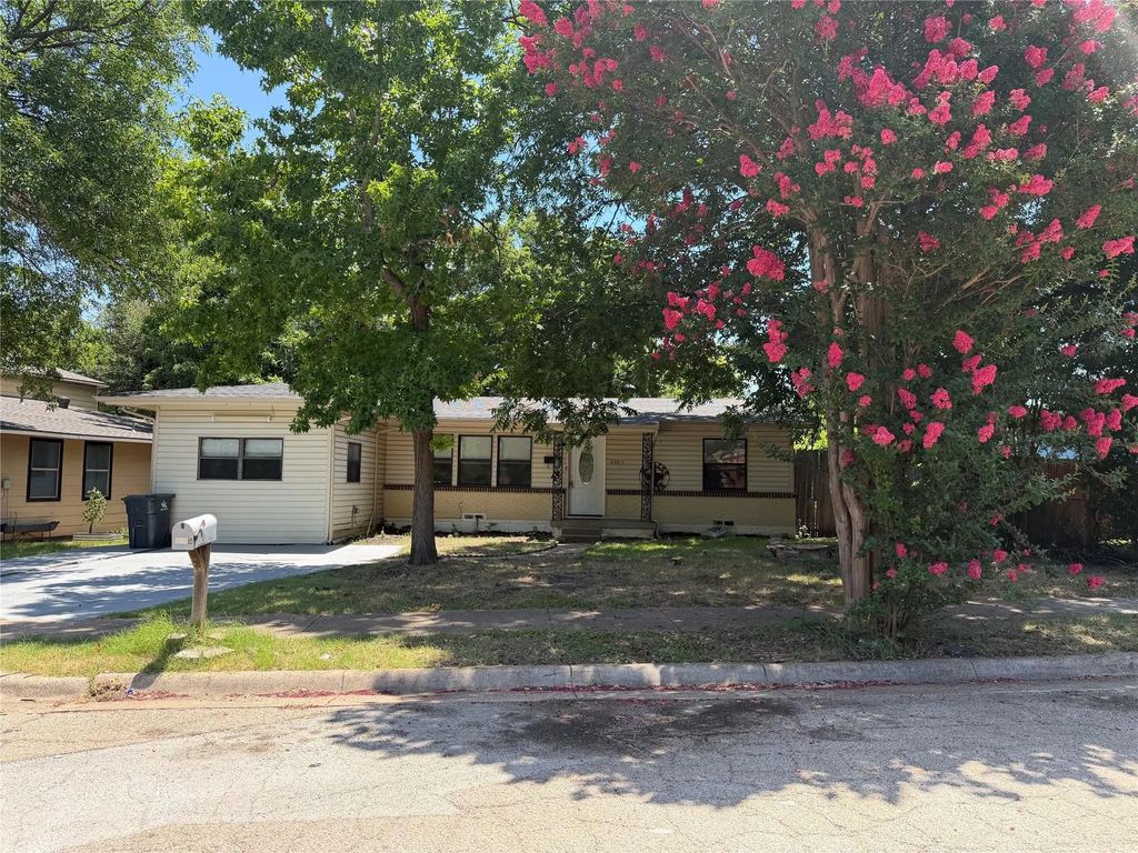 2005 Huntington Drive, Arlington
