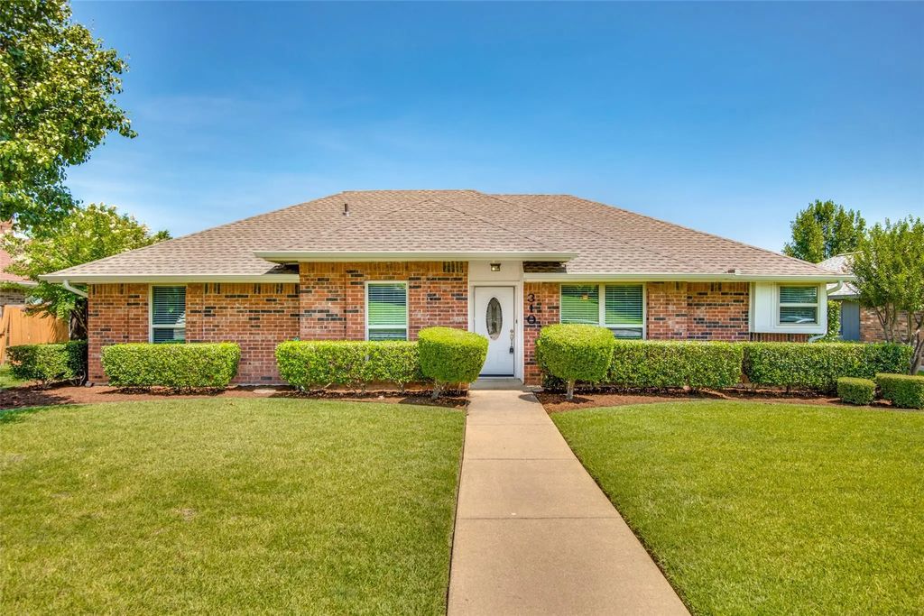 310 Barclay Avenue, Coppell