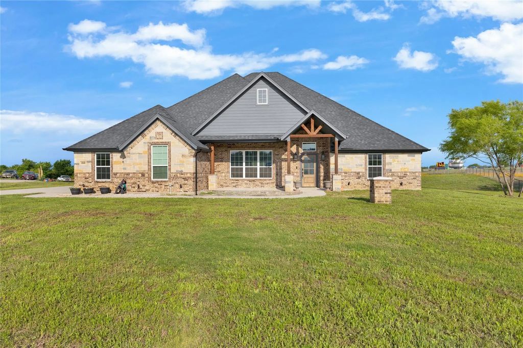 1040 Cloudy Court, Weatherford