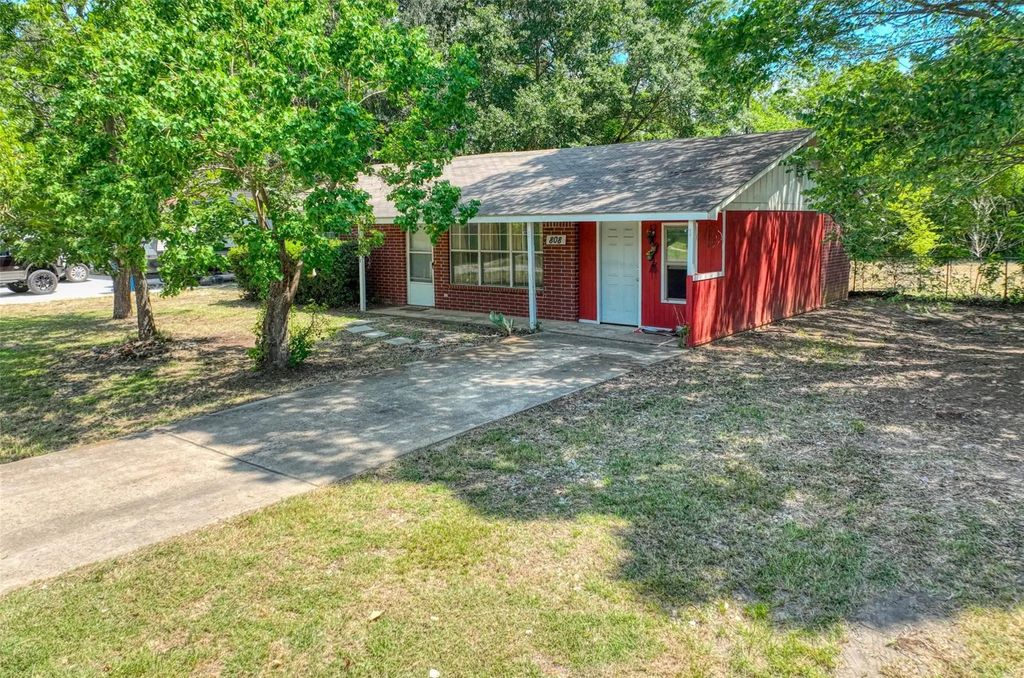 808 N Wright Avenue, Kerens