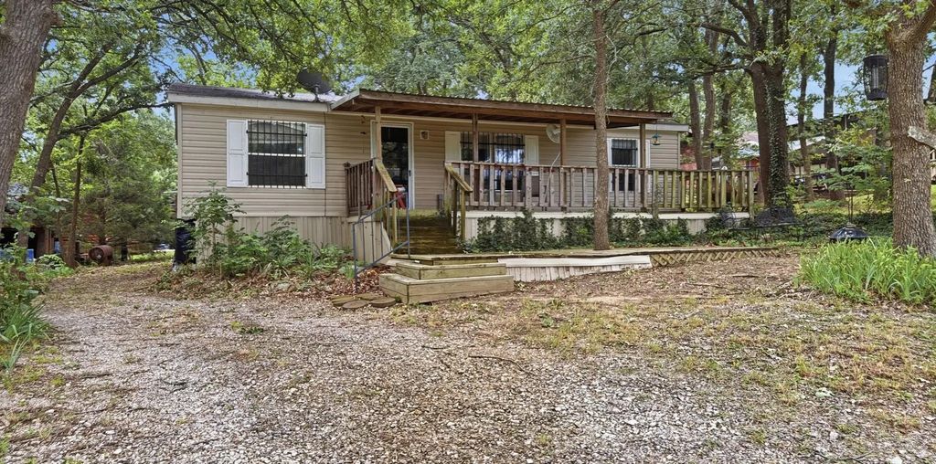 945 Lake Road, Gordonville