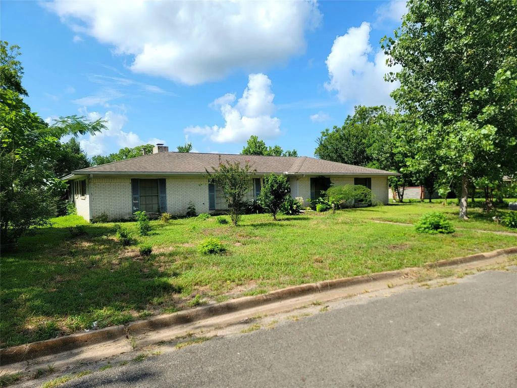 706 W Fourth, Clarksville