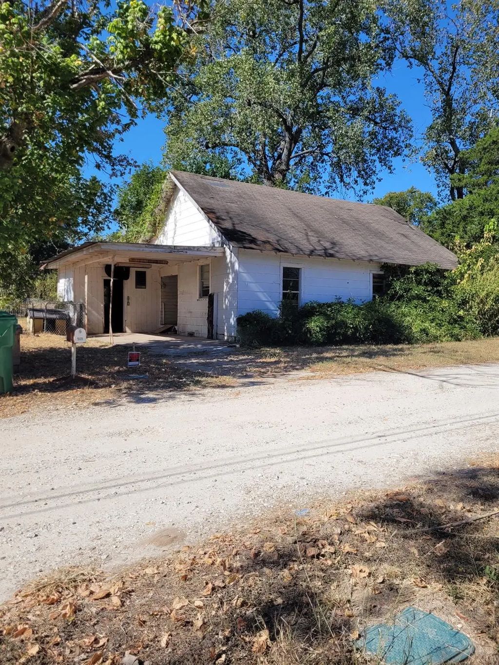 909 Ivan Road, Waco