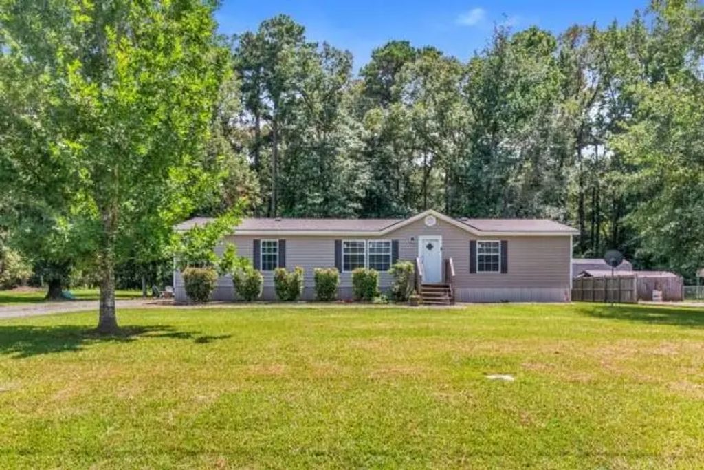 609 Haughton Trace Court, Haughton