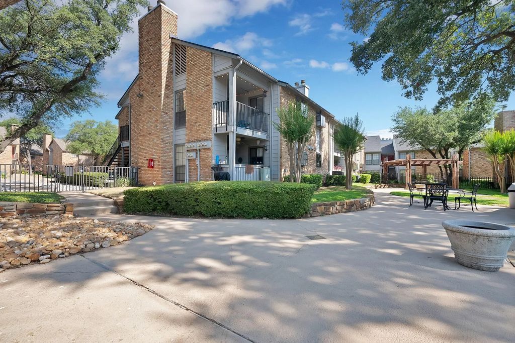 15151 Berry Trail 1108, Dallas