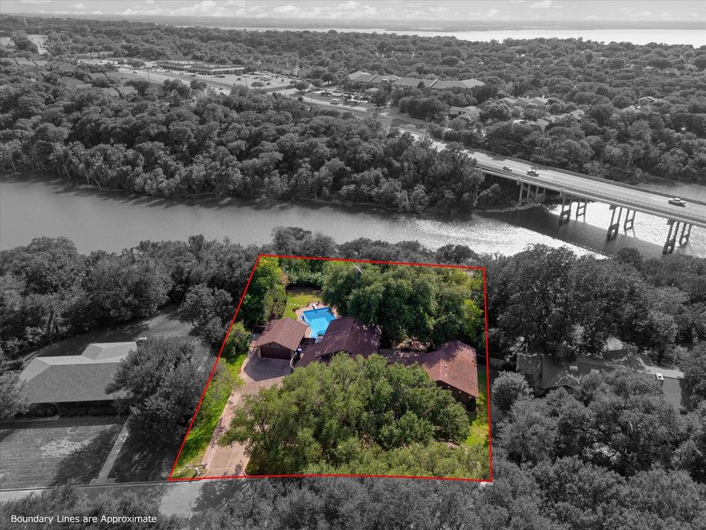 3716 Laguna Vista Drive, Waco