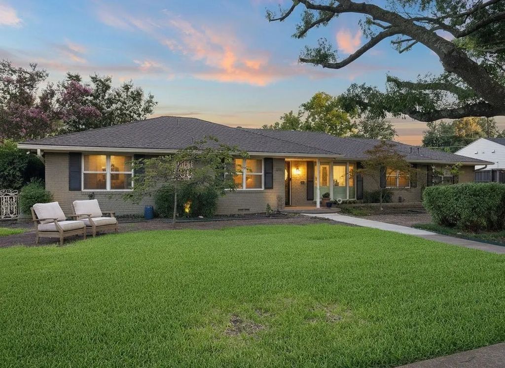 807 Clearwater Drive, Richardson